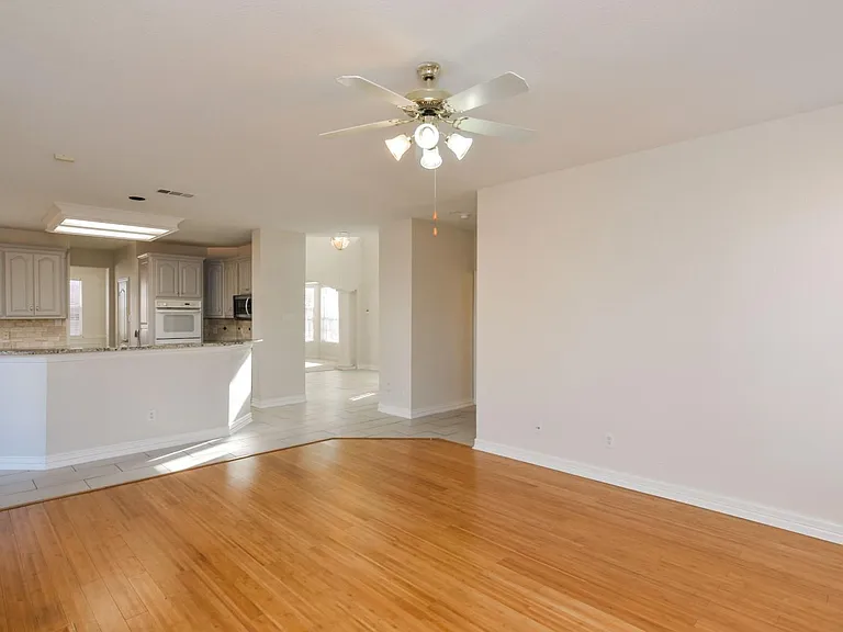 8512 Mesa Verde Dr — Photo 11
