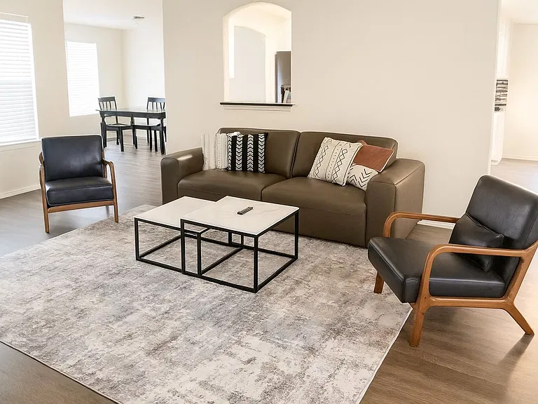 2703 Tara Dr — Photo 3