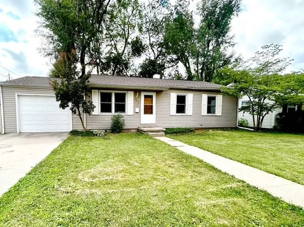 813 Reinthaler Rd, Bloomington, IL 61701