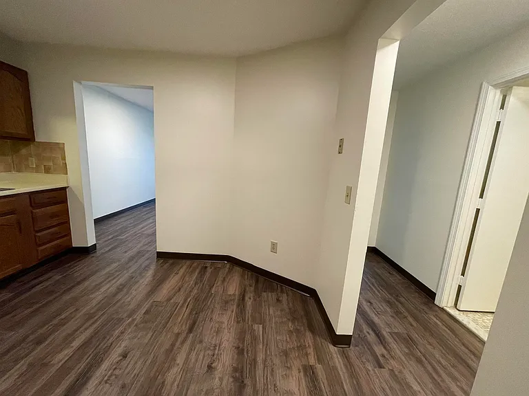 379 Huse Rd #8 — Photo 21