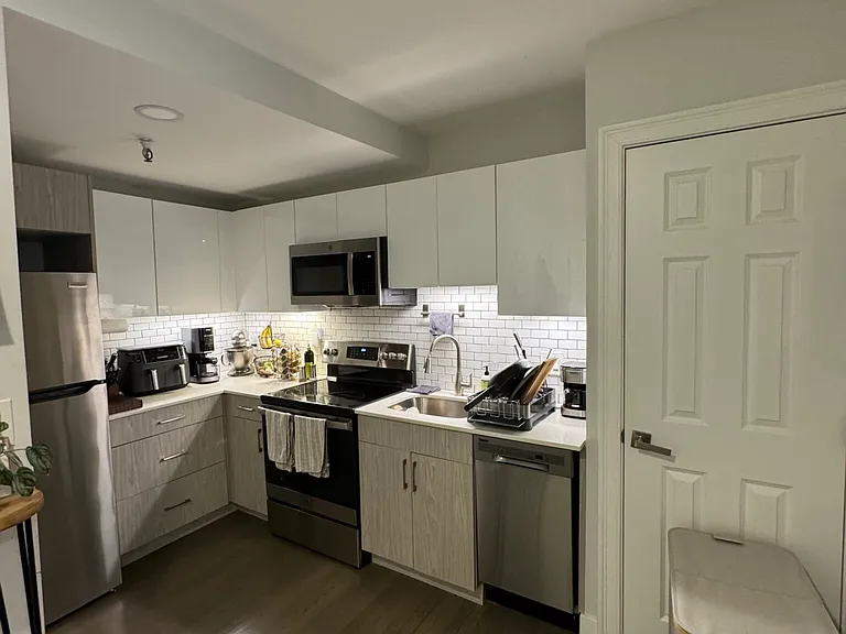 503 Beacon St #6 — Photo 9