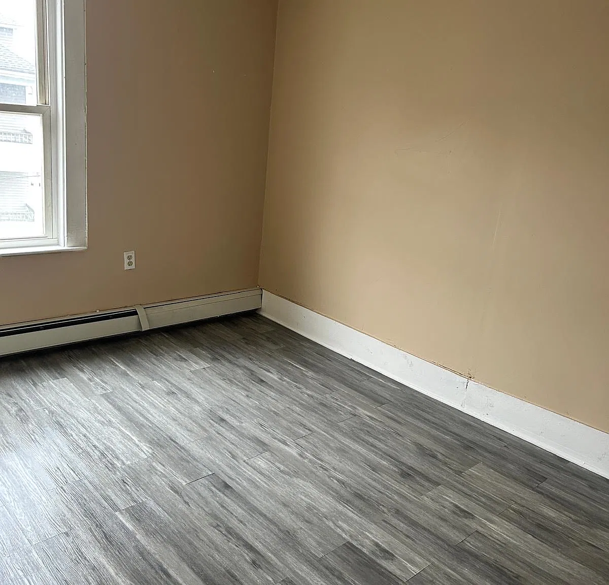 3 bed, $1,480 — Photo 1