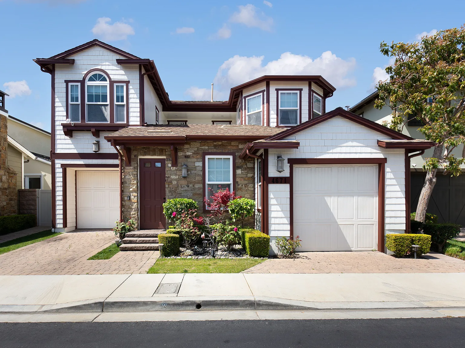 3 bed, 2.5 bath, 1730 sqft, $6,499 — Photo 1