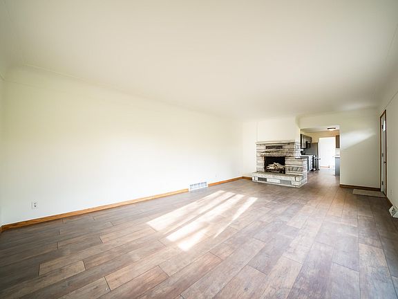 5th image of 641 N Birch St