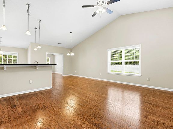 3rd image of 269 Ackerman Dr.