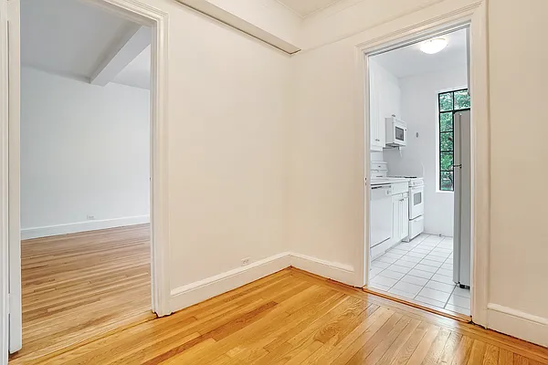 Rented by Bond New York | media 4