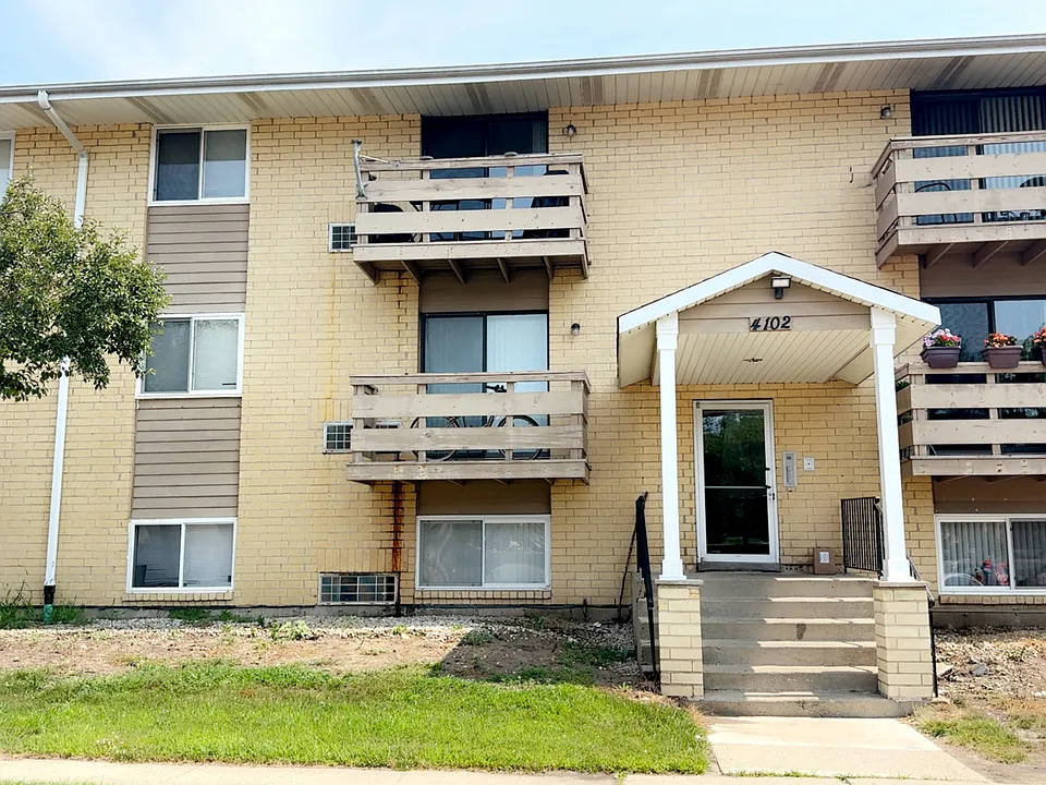 4125 Greenleaf Ct #108