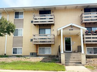 4125 Greenleaf Ct #108, Waukegan, IL 60085