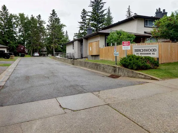 310 Brookmere Rd SW #12, Calgary, AB T2W 2T7