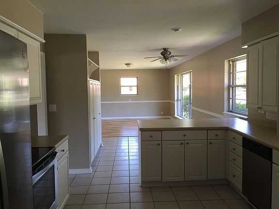 5th image of 228 Barbour Ave