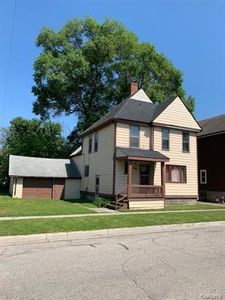 1020 8th St, Port Huron, MI, 48060