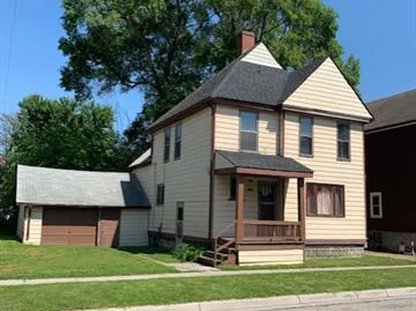 1020 8th St, Port Huron, MI 48060