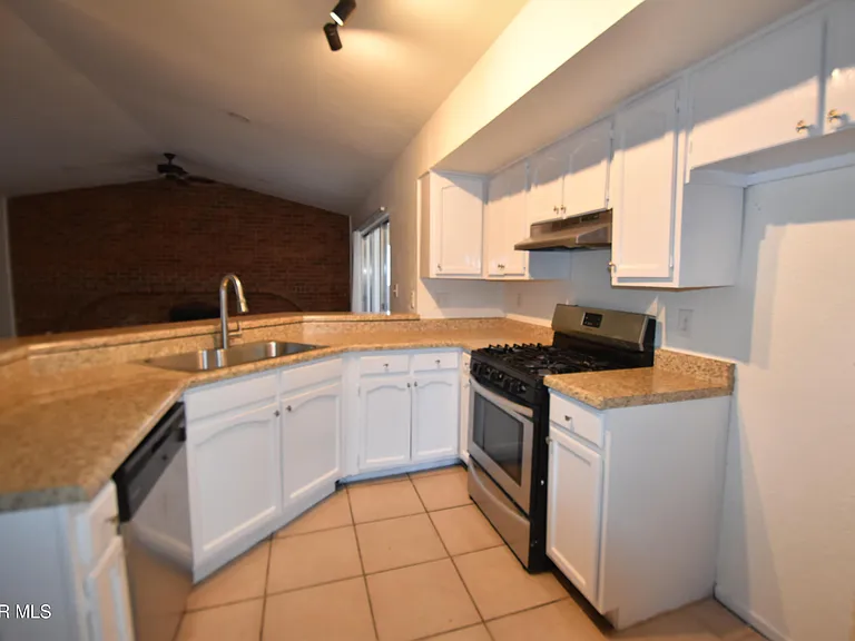 3417 Guthrie St — Photo 10