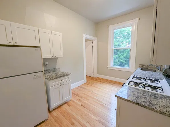 24 Conklin Apts