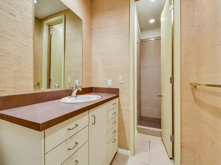800 Leonard St — Photo 13
