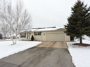 N9153 S Berryfield Ln, APPLETON, WI 54915