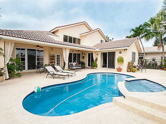 2nd image of 2640 Oakbrook Ln