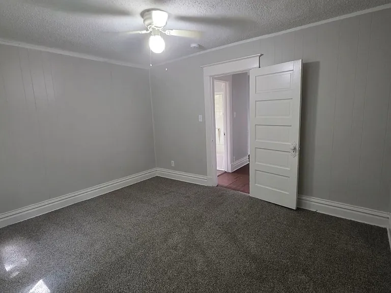 2508 Mersington Ave — Photo 8