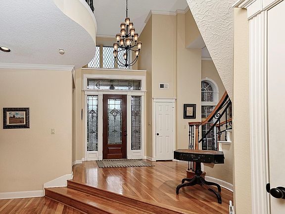 3rd image of 6 Misty Point