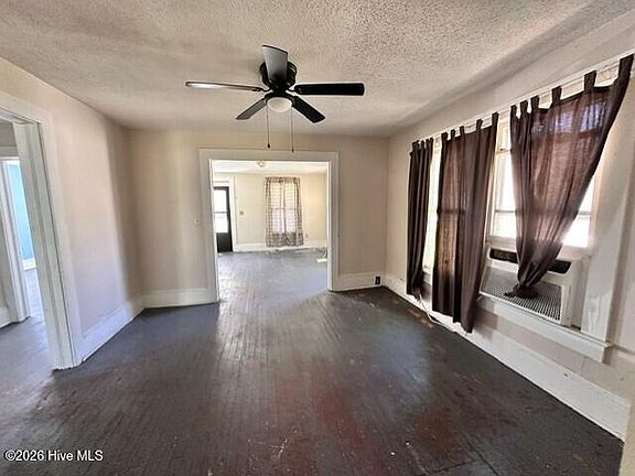 4th image of 703 N Charlotte Street