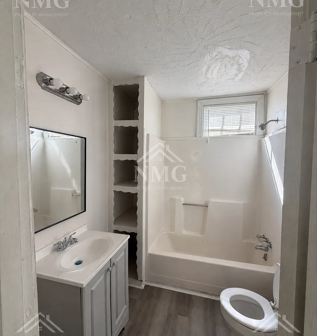 1457 Lakeview Avenue - 1 — Photo 3