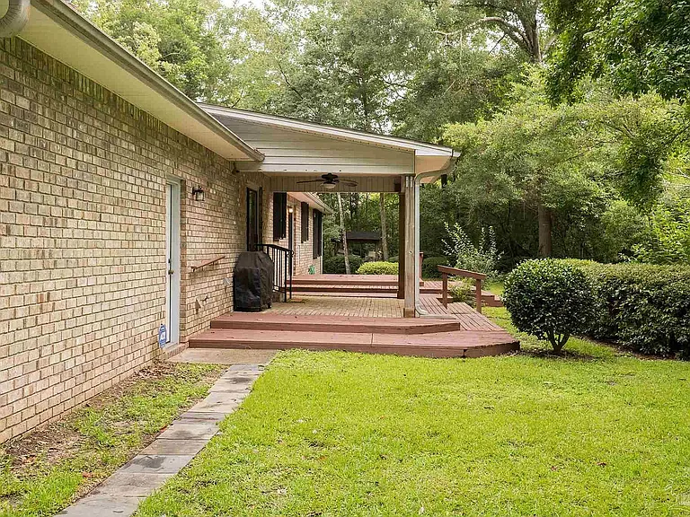 2840 Creekwood Dr — Photo 24