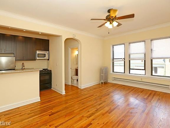 2nd image of 4614 N Paulina St #Unt107