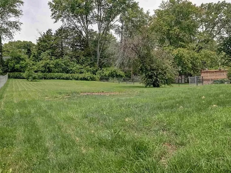3405 N Stoneycrest Rd — Photo 3