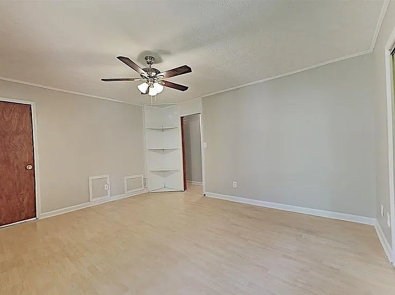 2400 Lawrenceville Hwy #D — Photo 8