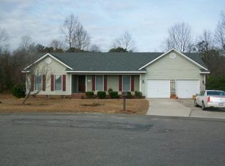 205 Oakview Dr, Raeford, NC 28376