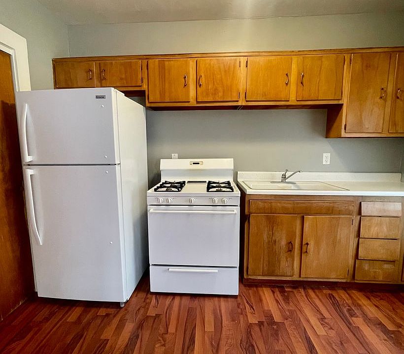 2nd image of 224 S 8th St APT 4