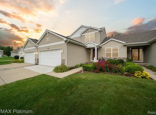 92 Sedum, Howell, MI 48843