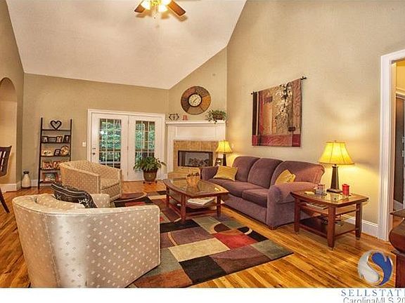 4th image of 114 Wolf Hill Dr