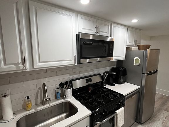3rd image of 654 Main St #5