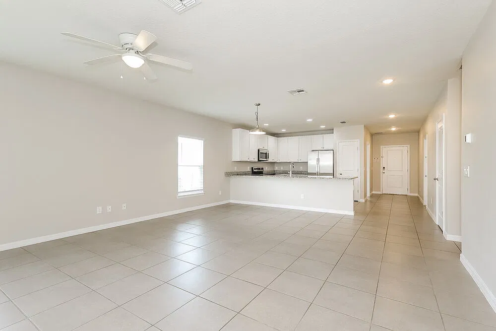 4 bed, 2.0 bath, 1661 sqft, $2,035 — Photo 4
