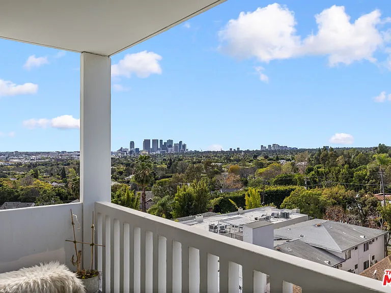 999 N Doheny Dr #611 — Photo 14