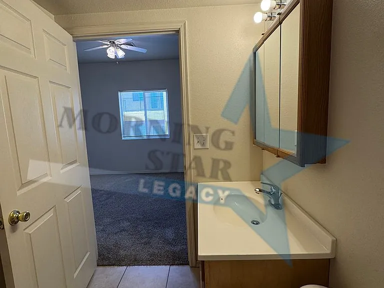 1000 La Fonda Dr — Photo 9