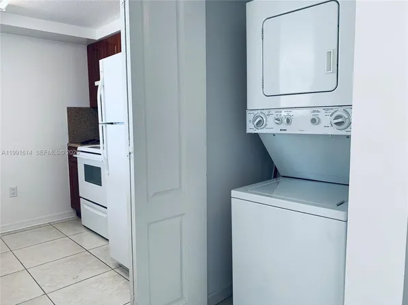406 NW 22nd Ave APT 702, Miami, FL 33125