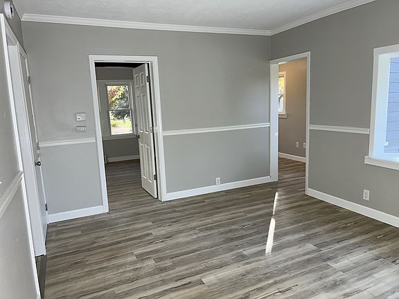 5th image of 2220 S 1st Ave