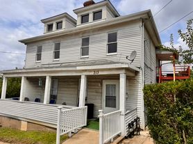 313 5th St, Glassport, PA