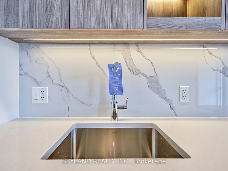 27 McMahon Dr #608 — Photo 22