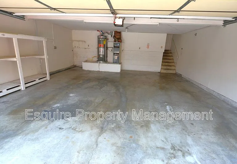 564 Rosewood Ave — Photo 13