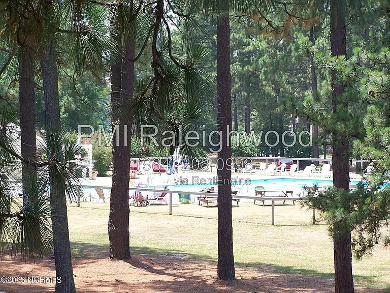 220 Foxkroft Dr — Photo 26