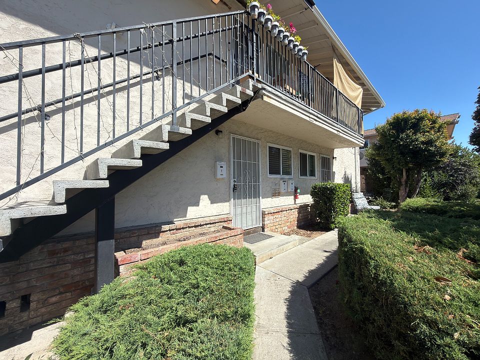 1st image of 1568 Hollenbeck Ave APT 1