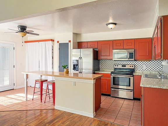 2nd image of 1535 N Horne Unit 87