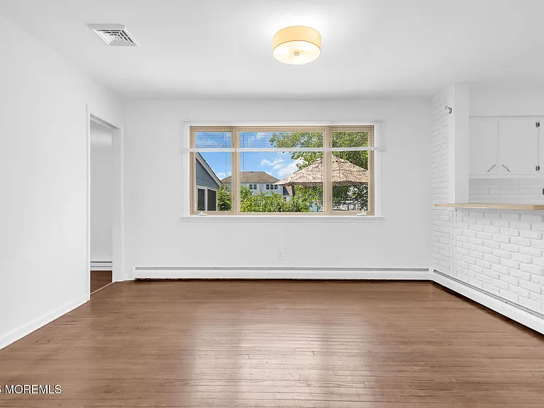 10 Harbour Way — Photo 11