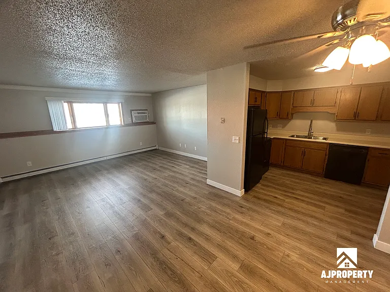 601 N Teton Dr #4 — Photo 2