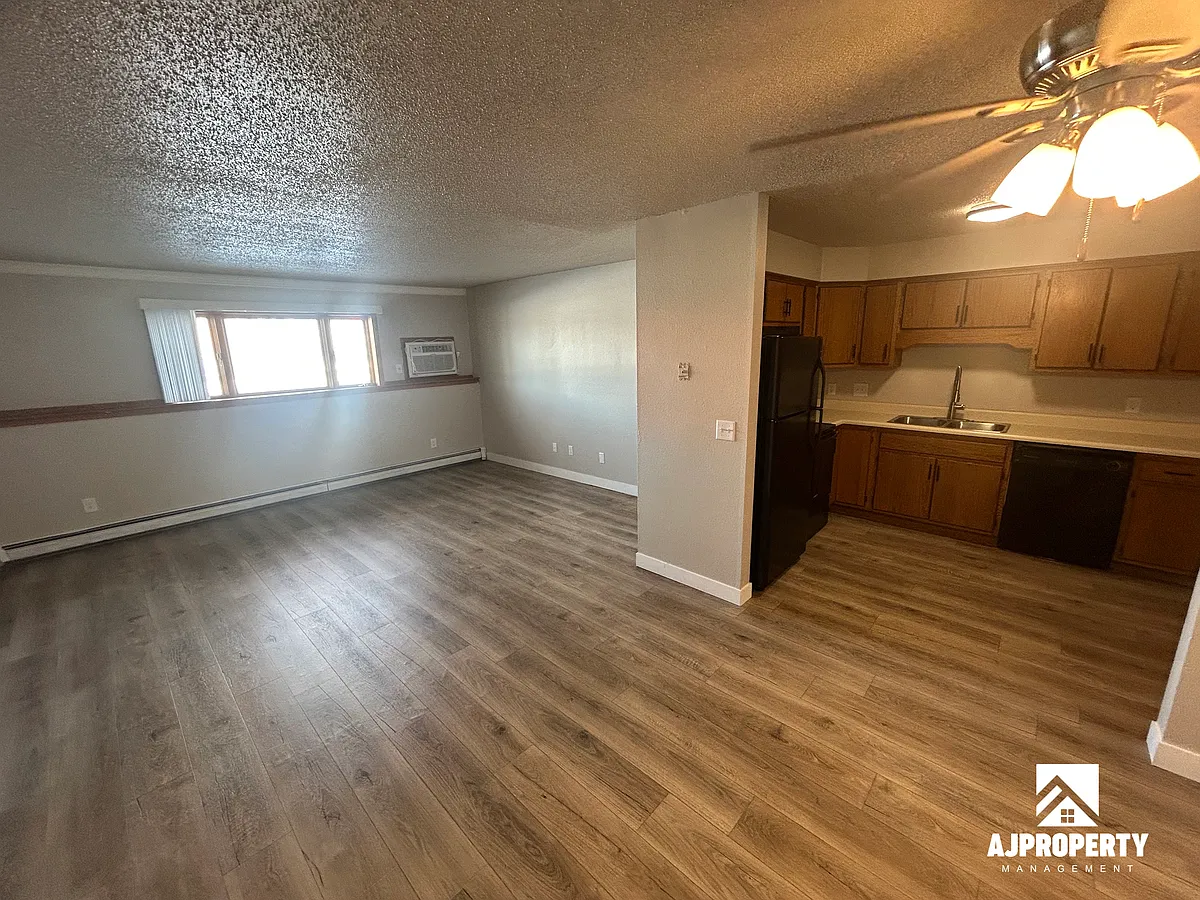 Building Photo - 601 N Teton Dr #4