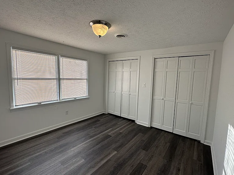 2500 S College Hills Dr — Photo 12