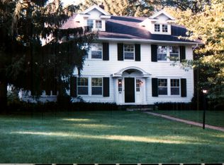 2201 Ridgeway Dr SE, Cedar Rapids, IA 52403